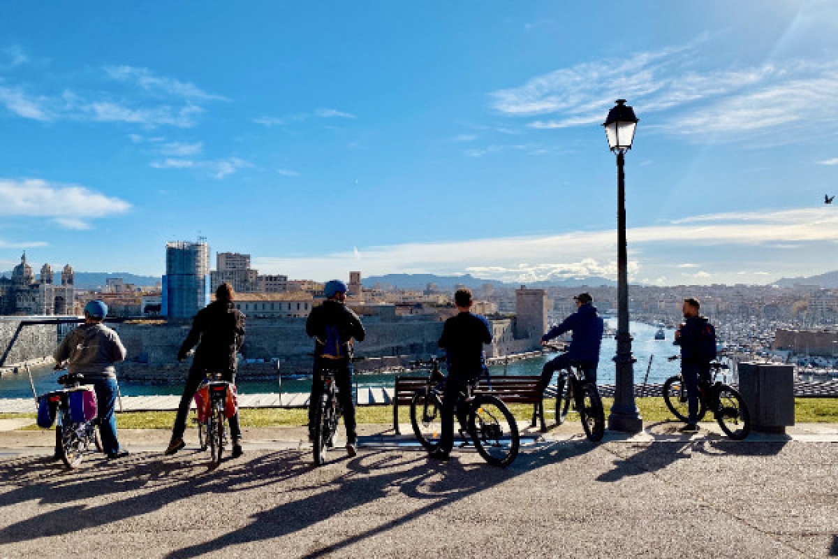 Half-day tour ebike special for cruises - Bonjour Fun