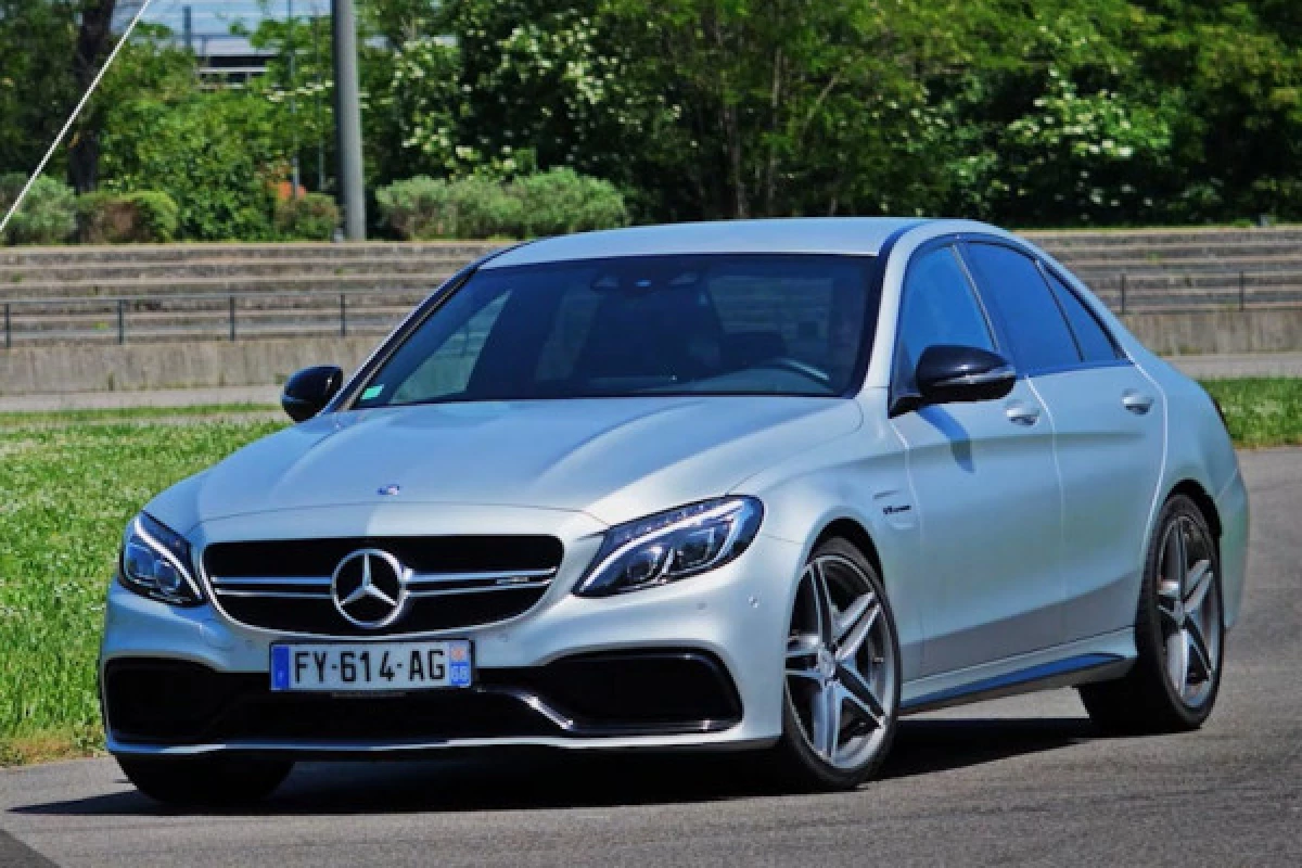 MERCEDES C63 AMG - 2016 - Bonjour Fun