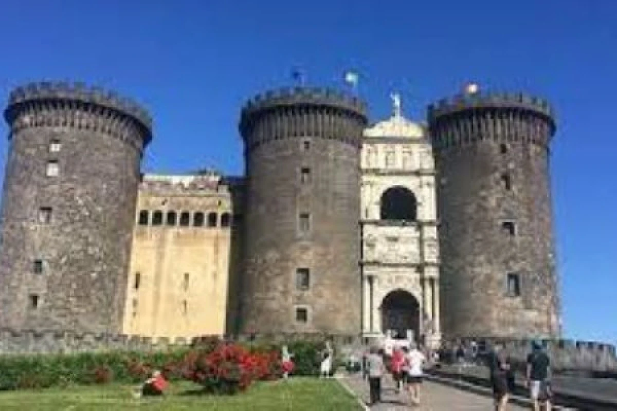 Naples city tour from Naples - Group Tour - Bonjour Fun