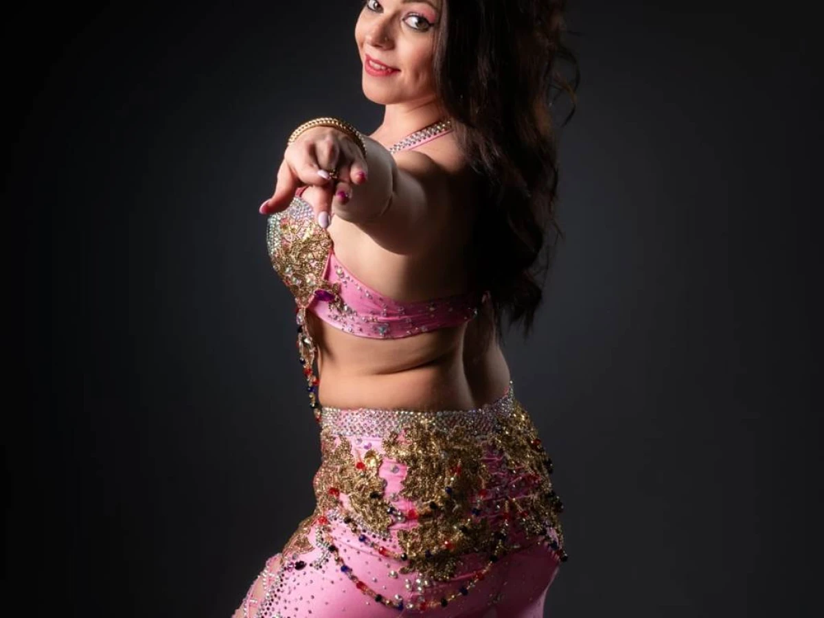 NOLIA, danseuse orientale - Bonjour Fun