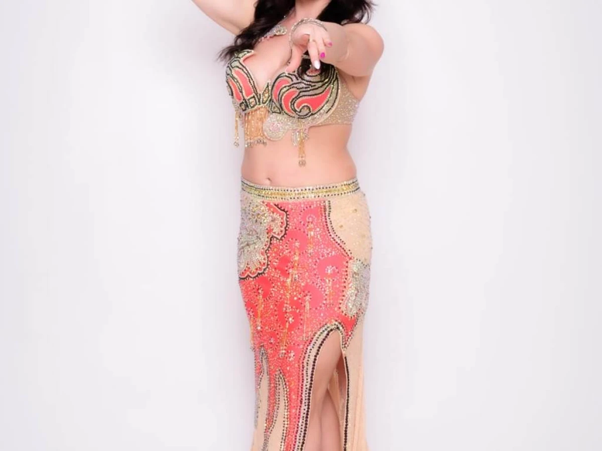 NOLIA, danseuse orientale - Bonjour Fun