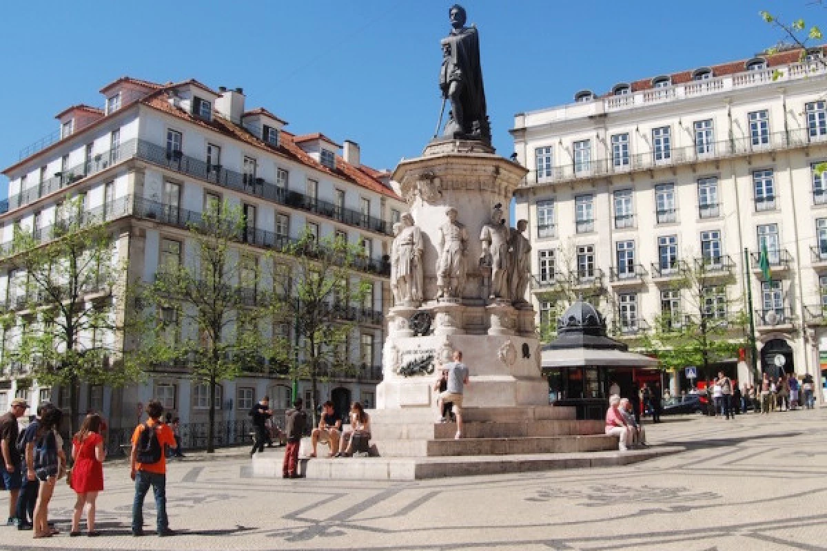 Old Lisbon Tuk Tuk Tour - Bonjour Fun