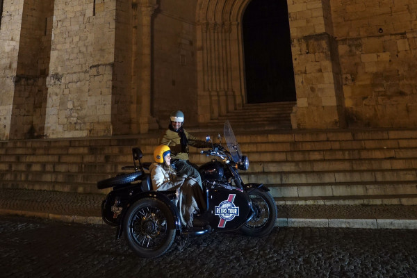 OTA | Retro Tour Lisboa | By Night | 2h00 - Bonjour Fun