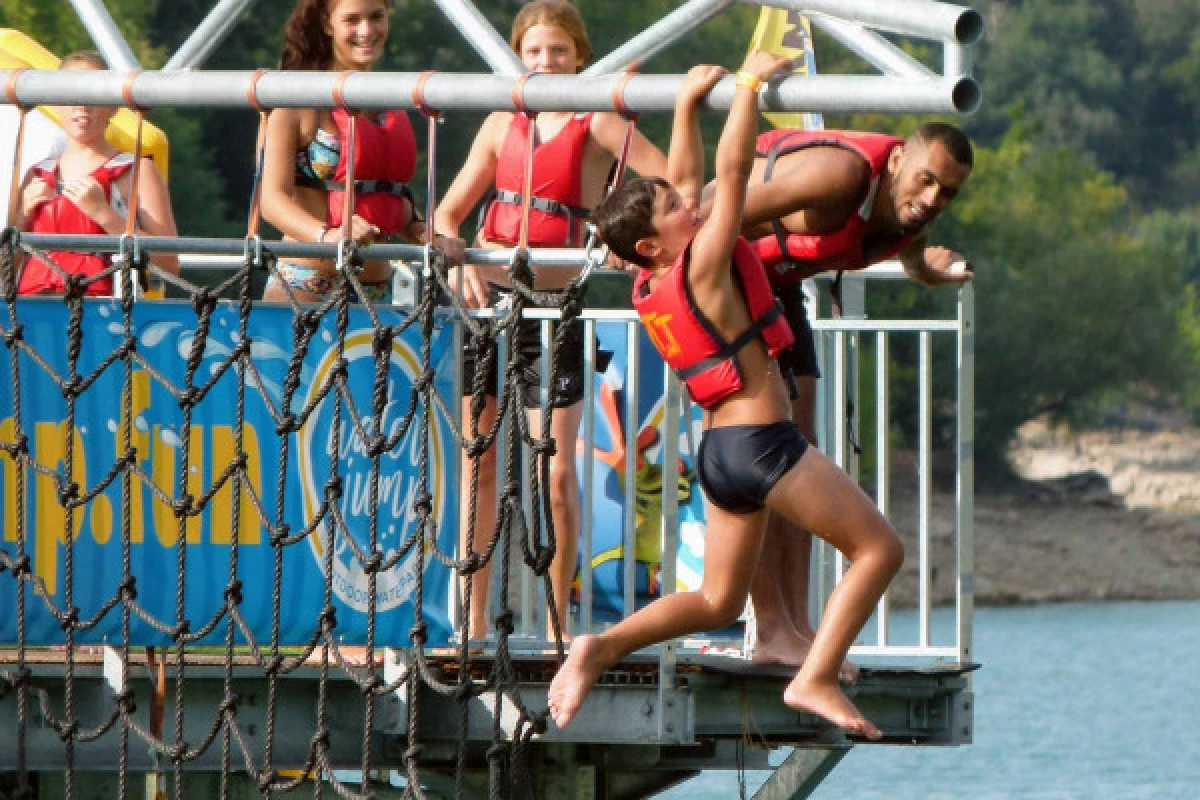 Aquatic park - WaterJump - from 9 years old - Bonjour Fun