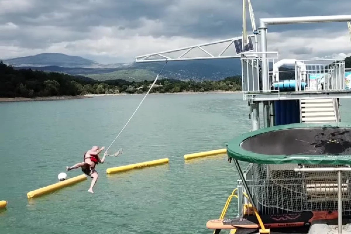 Aquatic park - WaterJump - from 9 years old - Bonjour Fun