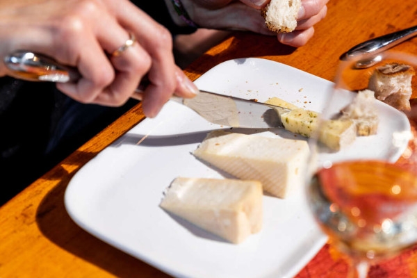 Parenthèse Vigneronne 'Grands Crus wines and cheeses' - tasting - Bonjour Fun