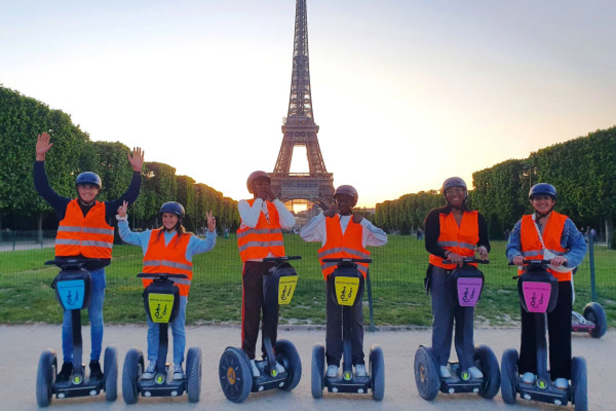 Paris By Night Segway tour - Bonjour Fun