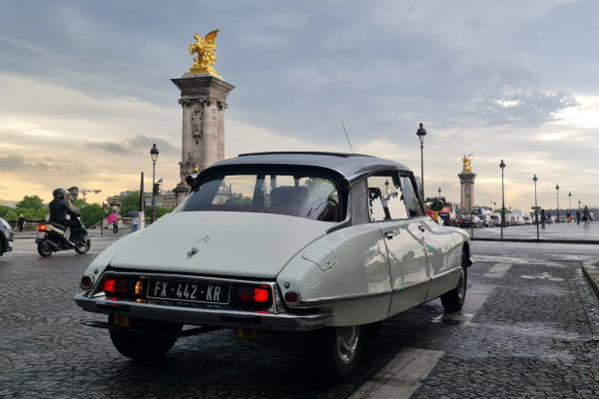 Paris City Tour Citroën DS - - Bonjour Fun