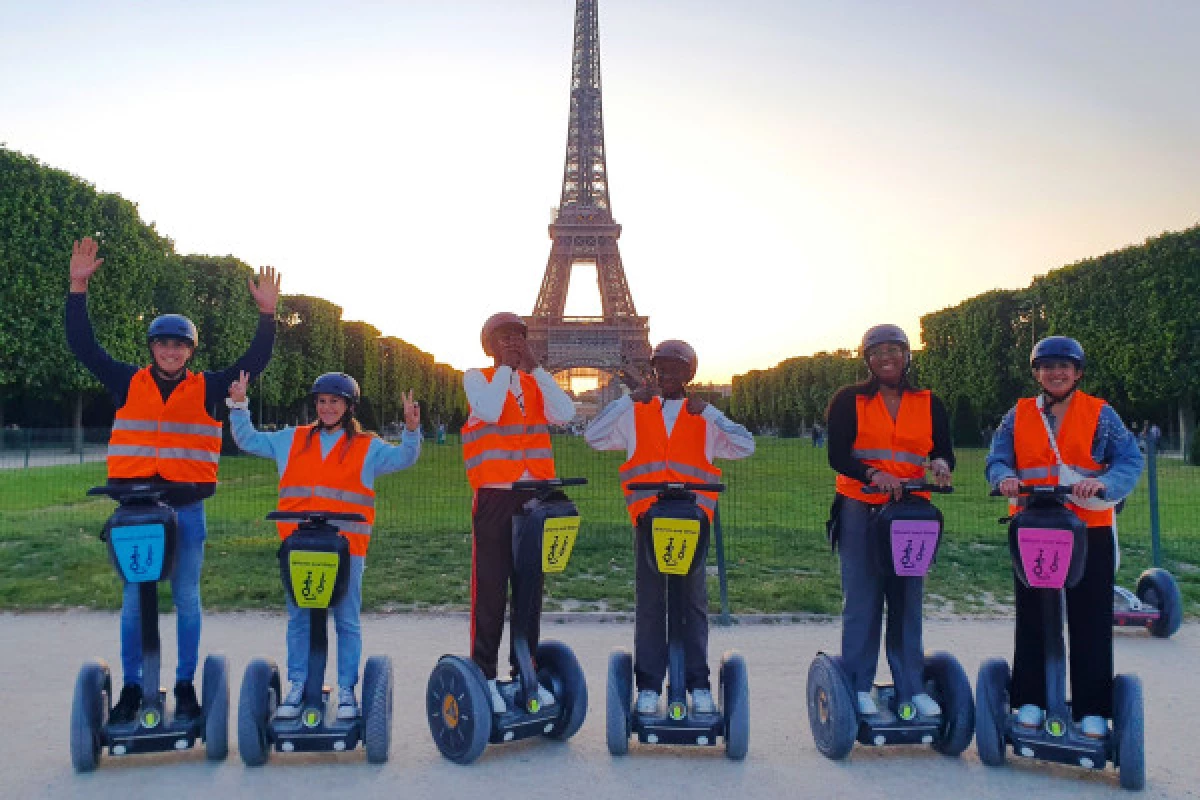 Paris By Night Segway tour - Bonjour Fun