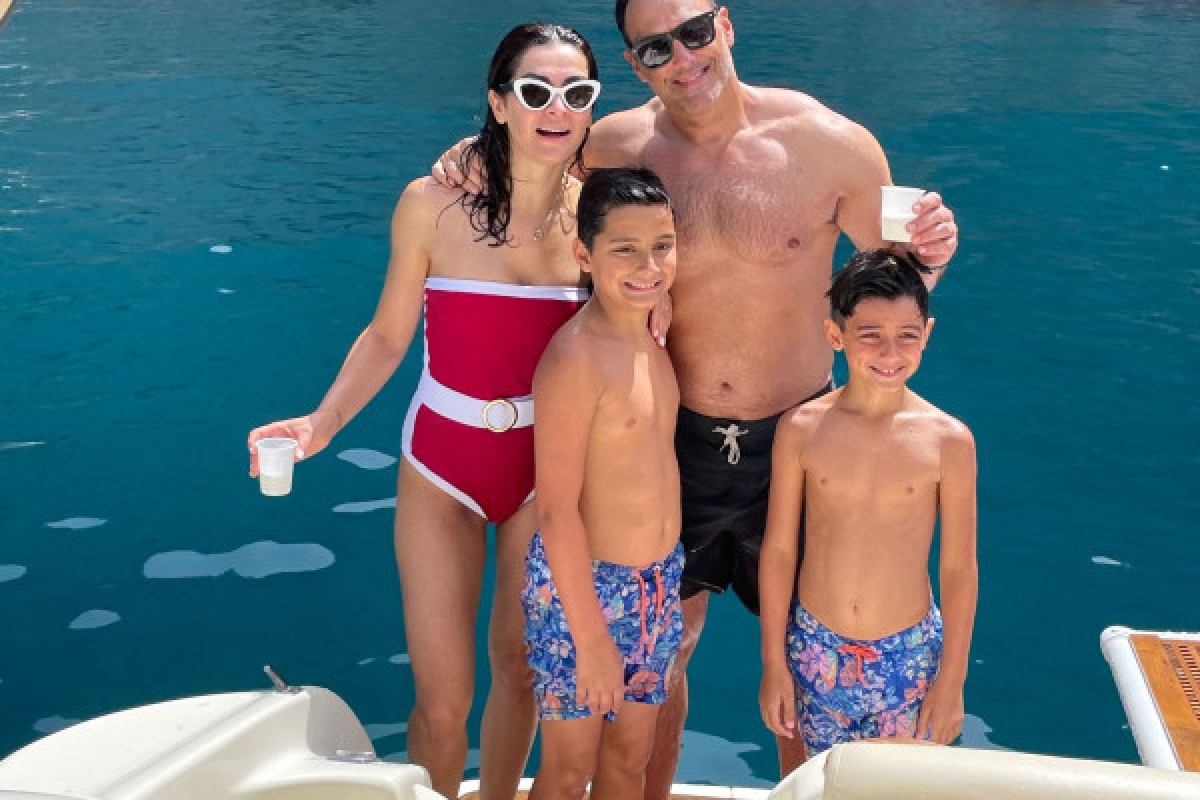 Private boat tour of the Amalfi Coast on yacht Cranchi Zaffiro 34 - Bonjour Fun