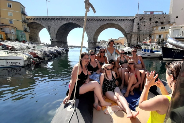 Boat privatization A special day : experience your Bachelor / Bachelorette party at sea - Bonjour Fun