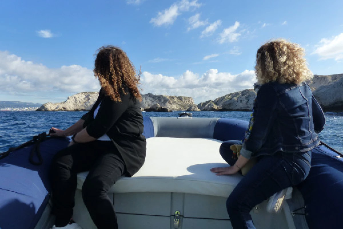 Boat privatization –Visit the calanques of Marseille - Bonjour Fun