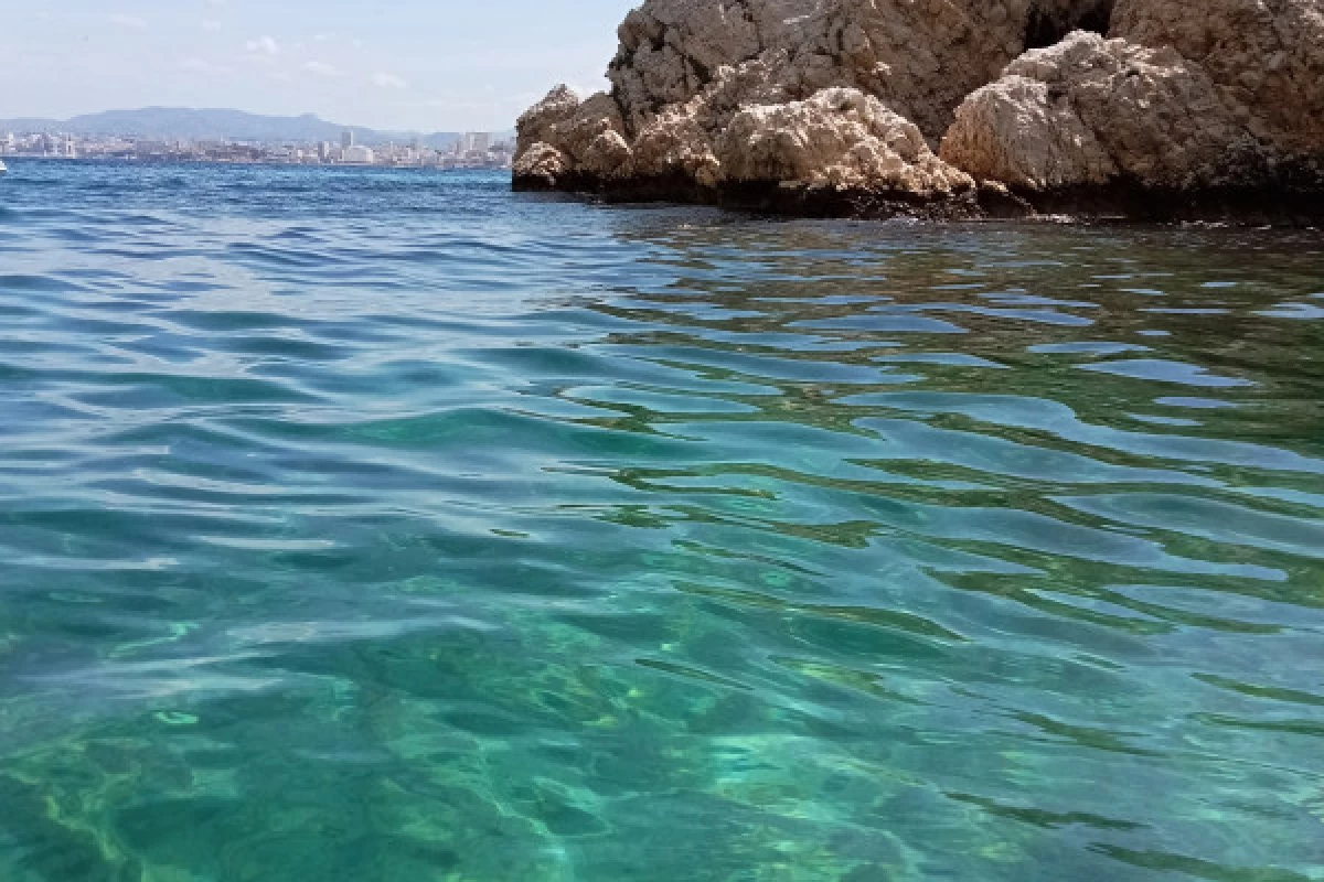 Boat privatization –Visit the calanques of Marseille - Bonjour Fun