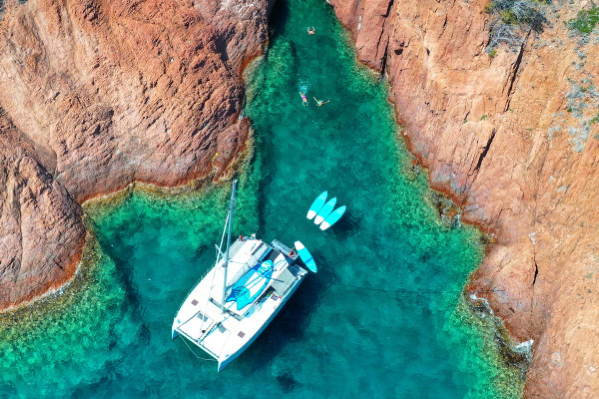 PRIVATE Catamaran trip - full day + nautical activities - Bonjour Fun