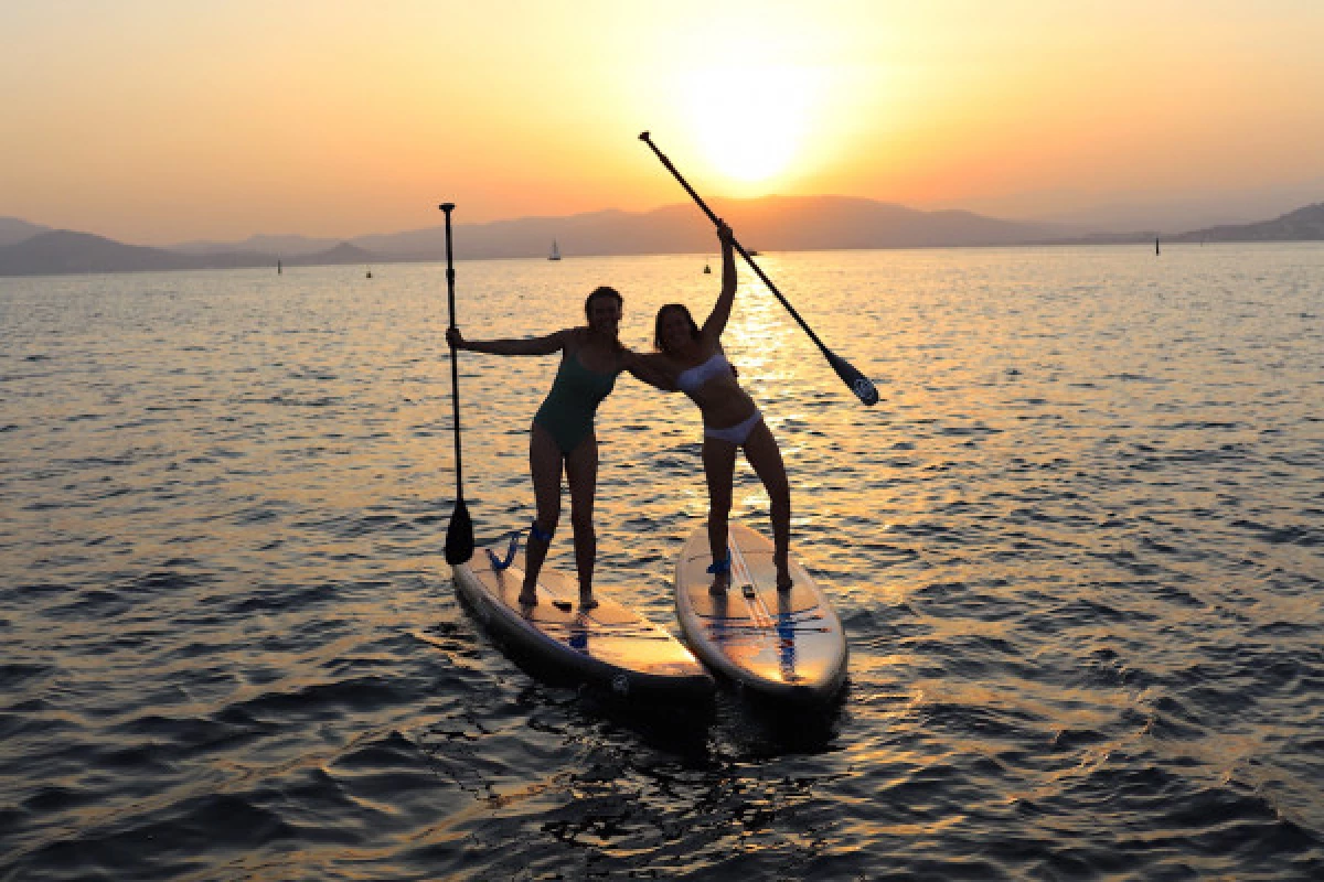 PRIVATE Catamaran trip + Stand Up Paddle - SUNSET - Bonjour Fun