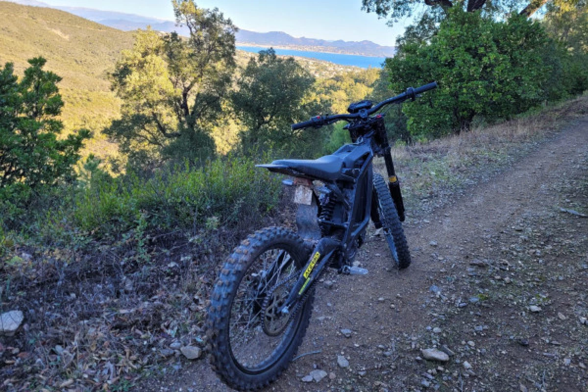 Enjoy a guided trip in an off-road e-moto - Bonjour Fun