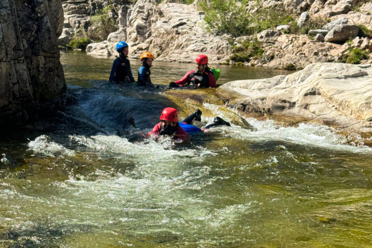 RANDO-AQUA Familie des BAS CHASSEZAC 1/2 TAG - Bonjour Fun