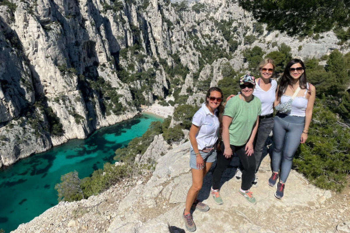 Hiking 3 Calanques Cassis : Port-Miou, Port-Pin & En-Vau - Bonjour Fun