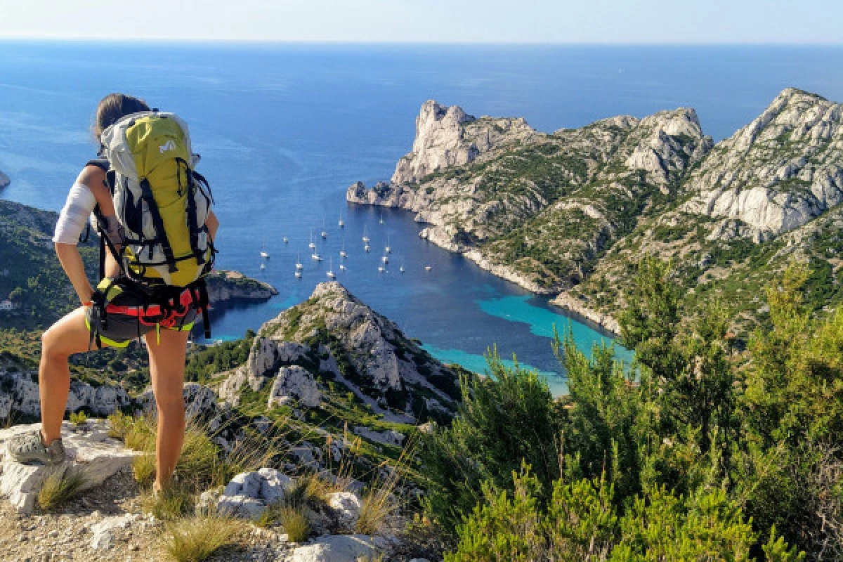 Swimming hike in the Calanque de Sormiou - Bonjour Fun