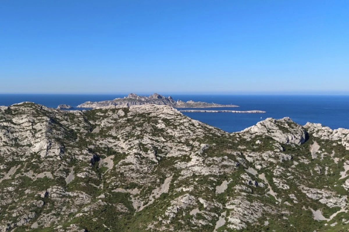 Swimming hike in the Calanque de Sormiou - Bonjour Fun