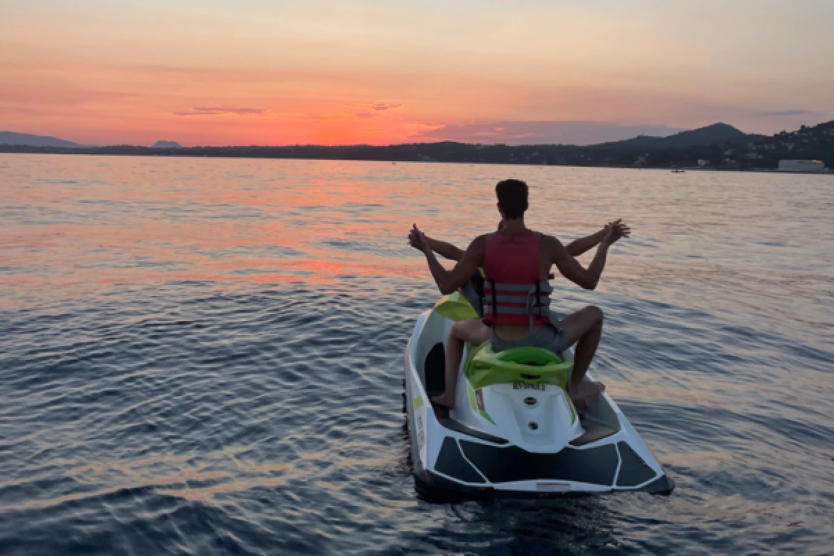 Jet ski tour - Sunset - Agay - Bonjour Fun