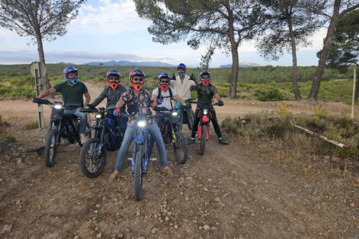 Electric motorcycle ride in Puget s/argens - Bonjour Fun