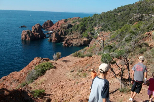 Hiking at Cap Dramont - Saint-Raphaël - Bonjour Fun