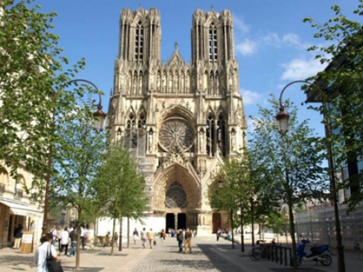 REIMS CATHEDRAL - CITY TOUR AND FUN 1:30 - Bonjour Fun