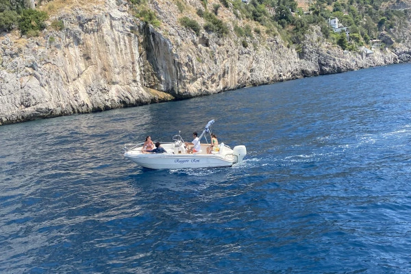 Rent a 40hp boat in Salerno, sail independently  in Amalfi Coast - Bonjour Fun