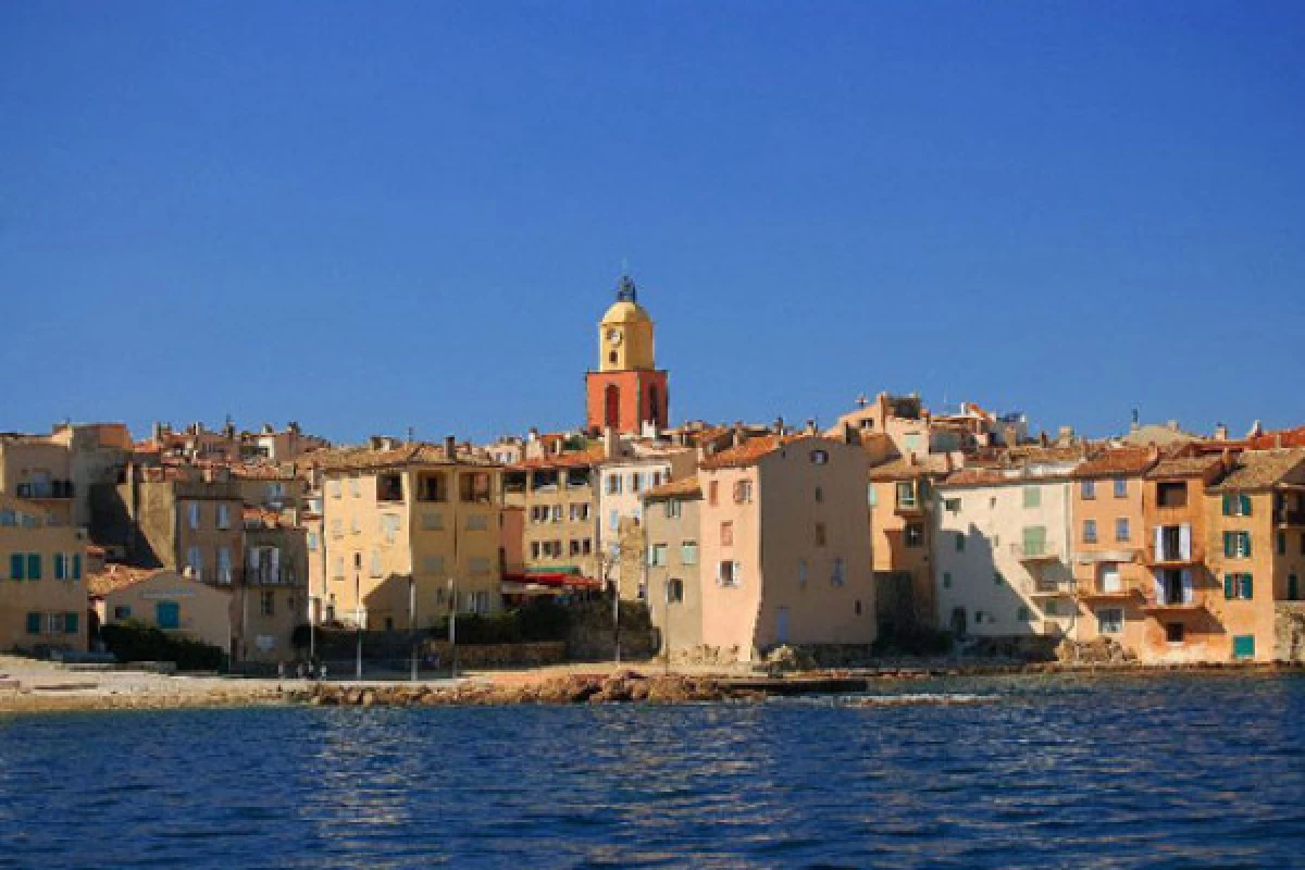 Saint-Tropez : Provencal market and secrets beaches. - Bonjour Fun