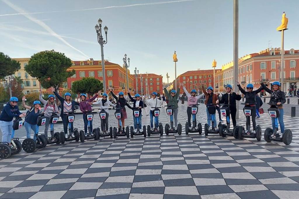 SEGWAY TOUR CARNIVAL - 1H - Bonjour Fun