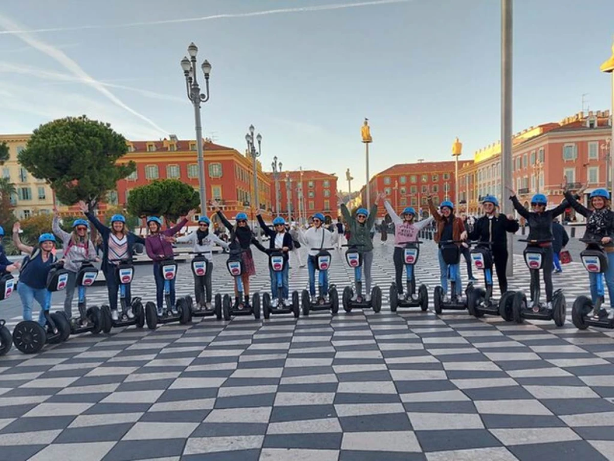 SEGWAY TOUR CARNIVAL - 1H - Bonjour Fun