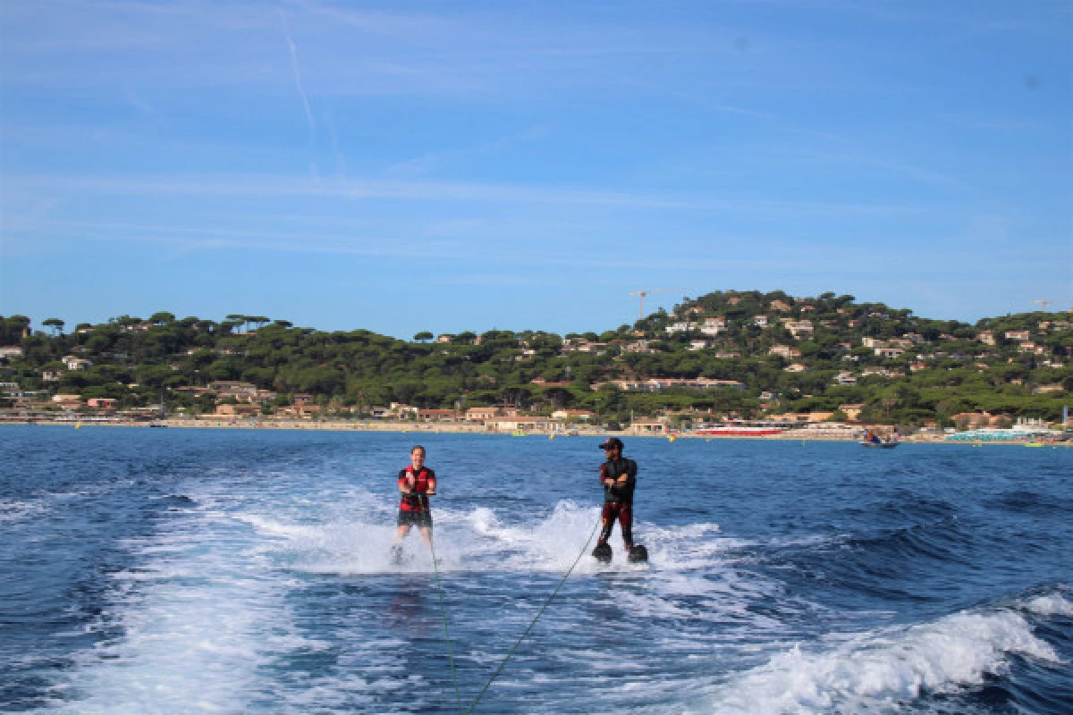 Water skiing / Wakeboarding - Bonjour Fun