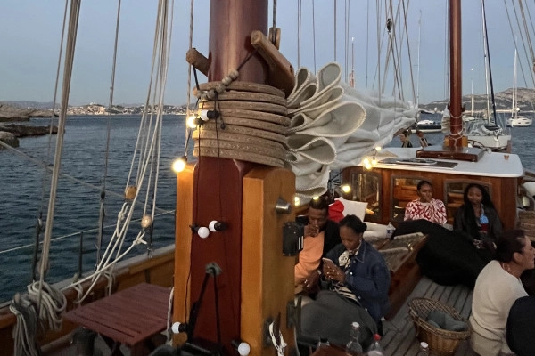 Evening sailing cruise in the Frioul's Island - Quay of Honor Town Hall - Bonjour Fun