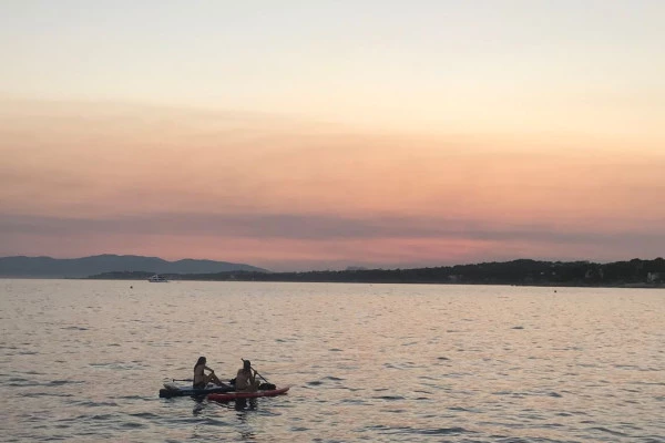 Sunset Paddle Trip - Bonjour Fun