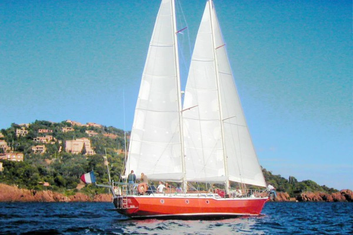 Full-day sailboat outing - La Brigante - Bonjour Fun