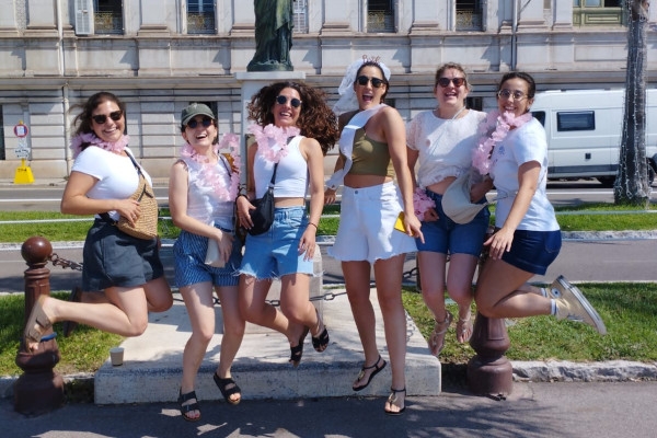Special bachelorette party treasure hunt in Nice - Bonjour Fun