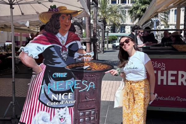 Special bachelorette party treasure hunt in Nice - Bonjour Fun