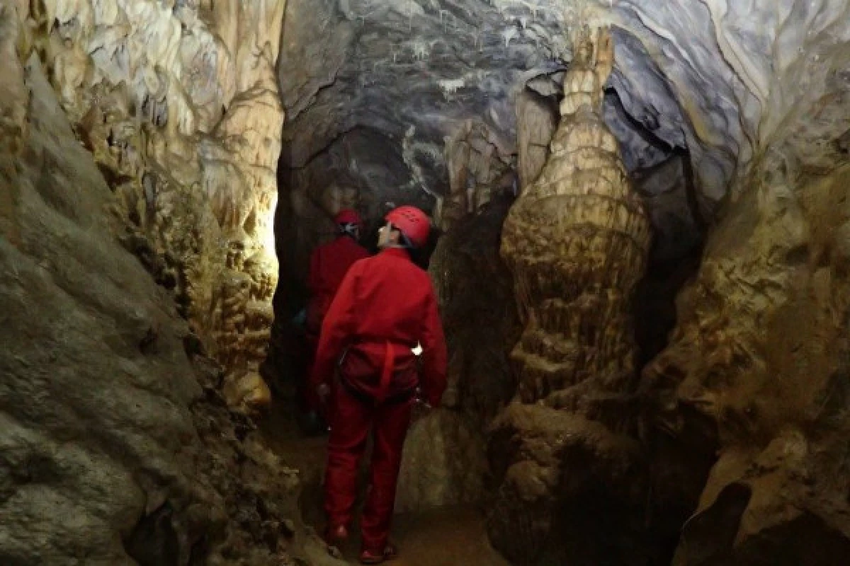 Speleology - Cave of La Mescla - Bonjour Fun