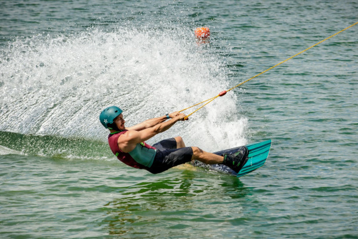 Cable skiing and Wakeboarding - Fun Parc Brumath - Bonjour Fun