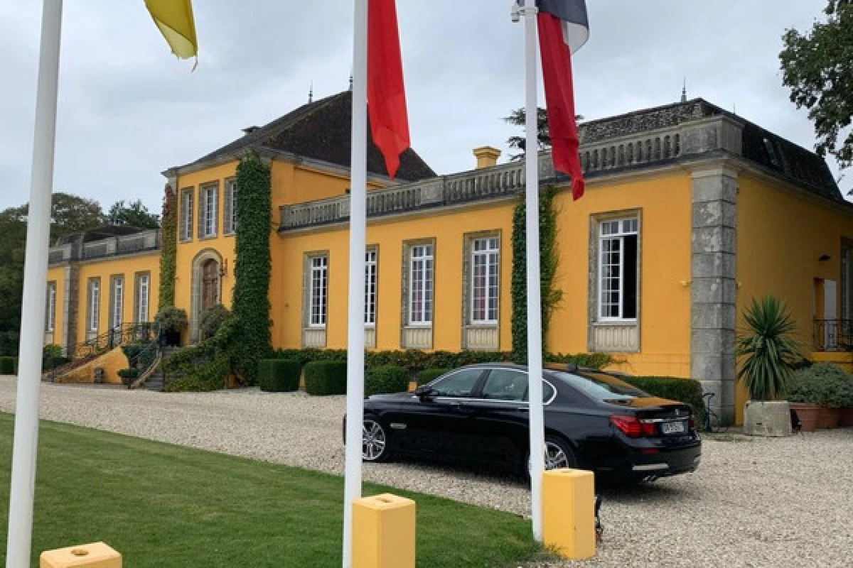 The Medoc Wine Road private day tour - Bonjour Fun