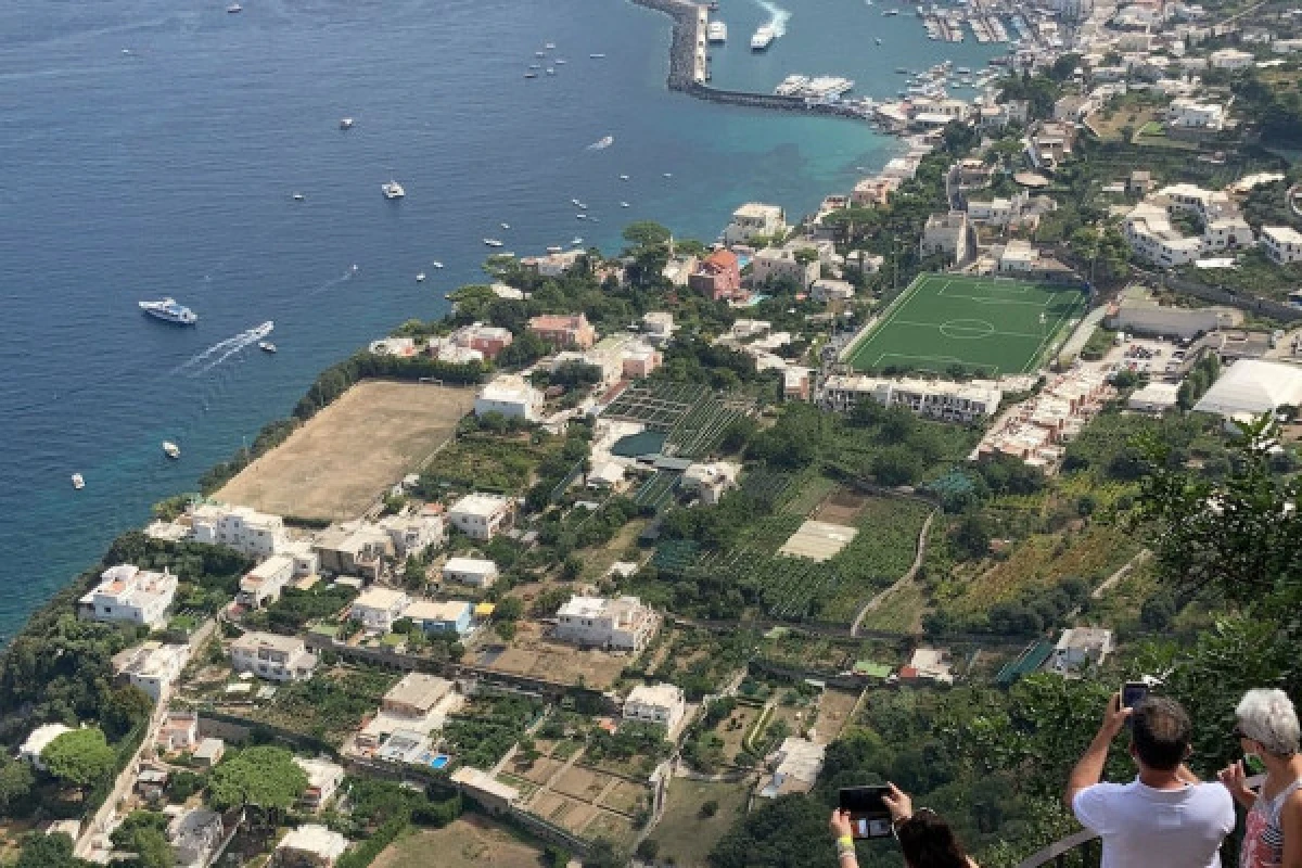 Tour Capri from Naples - Group Tour - Bonjour Fun