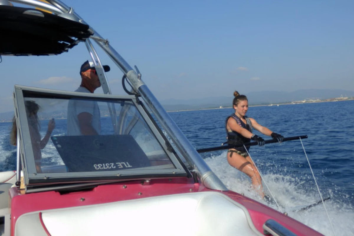 Water skiing & wakeboarding - Slide Water Camp - Bonjour Fun