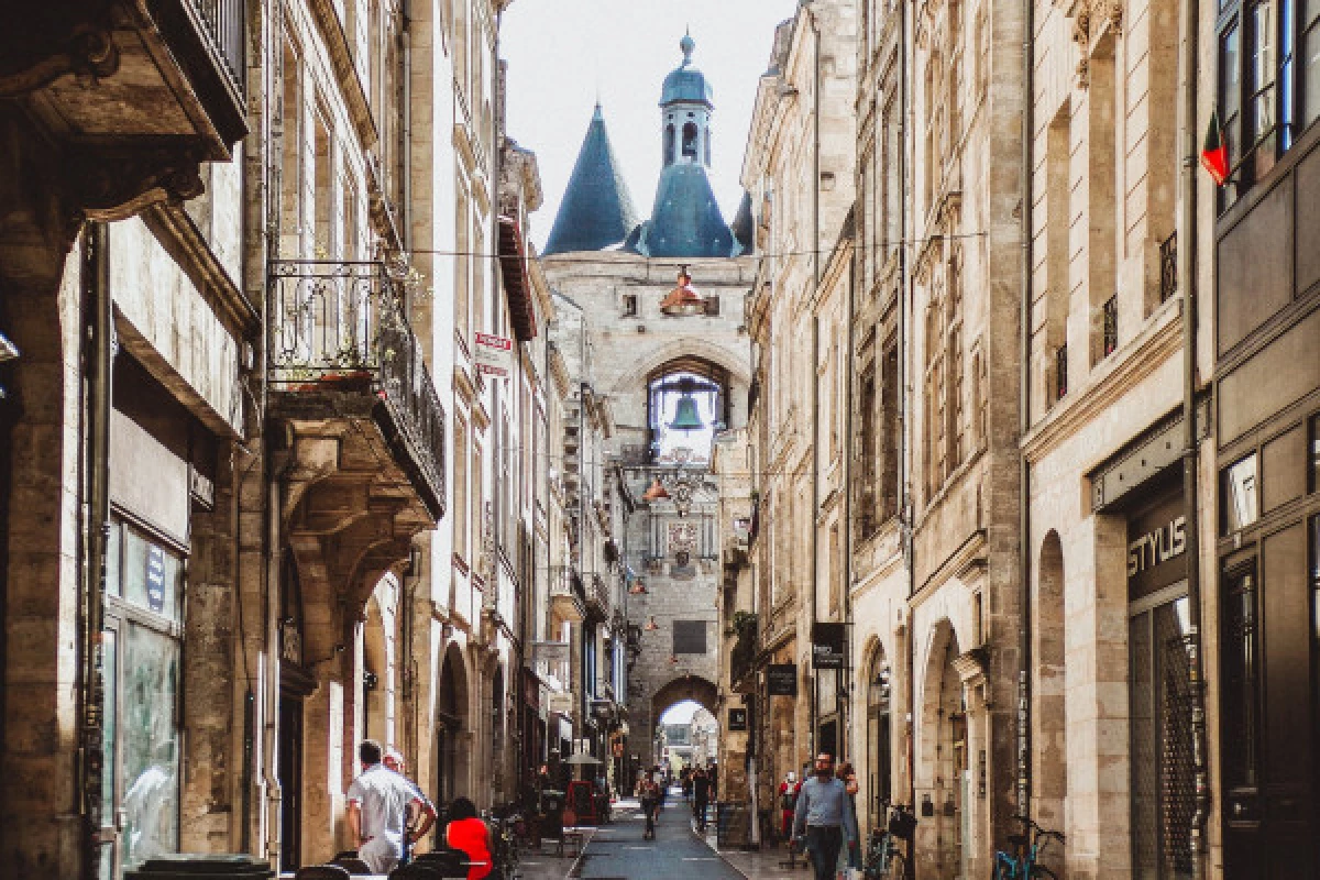 Bordeaux Food Tour - Bonjour Fun