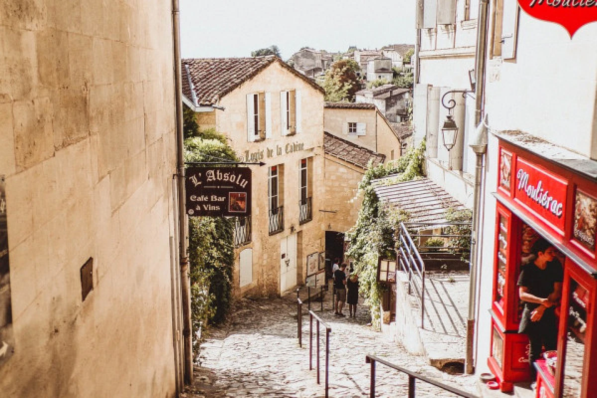 Saint Emilion Day Tour : food and wine escape - Bonjour Fun