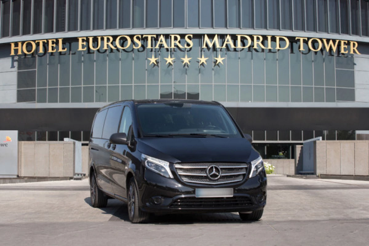 Private Transfer in Minivan Hotel Madrid - Airport - Bonjour Fun