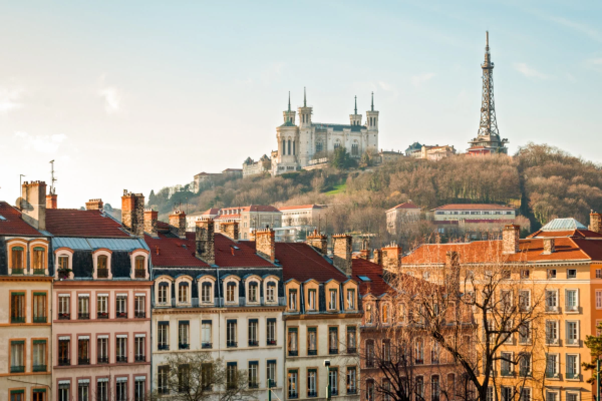 TREASURE HUNT THE MYSTERIES OF LYON - Bonjour Fun