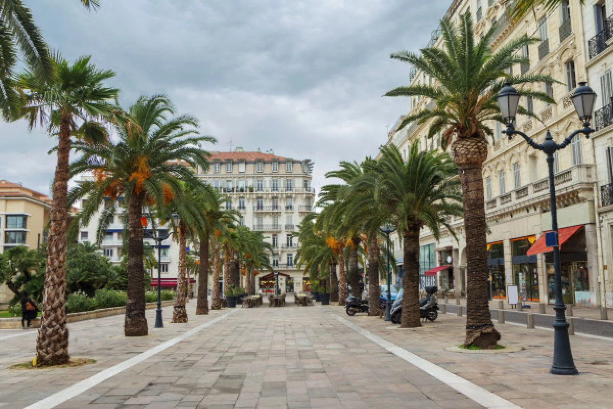 TREASURE HUNT THE MYSTERIES OF TOULON - Bonjour Fun