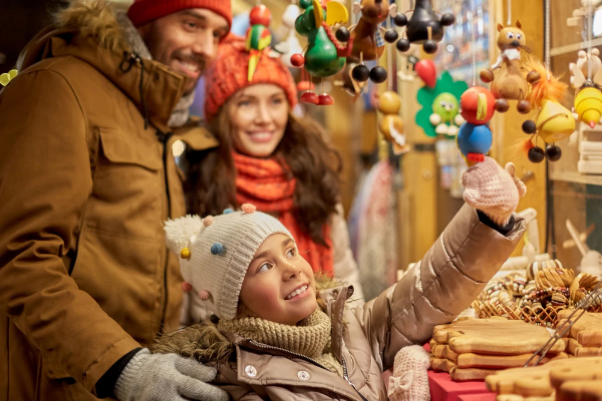 Unusual treasure hunt on Christmas markets Orléans - Bonjour Fun