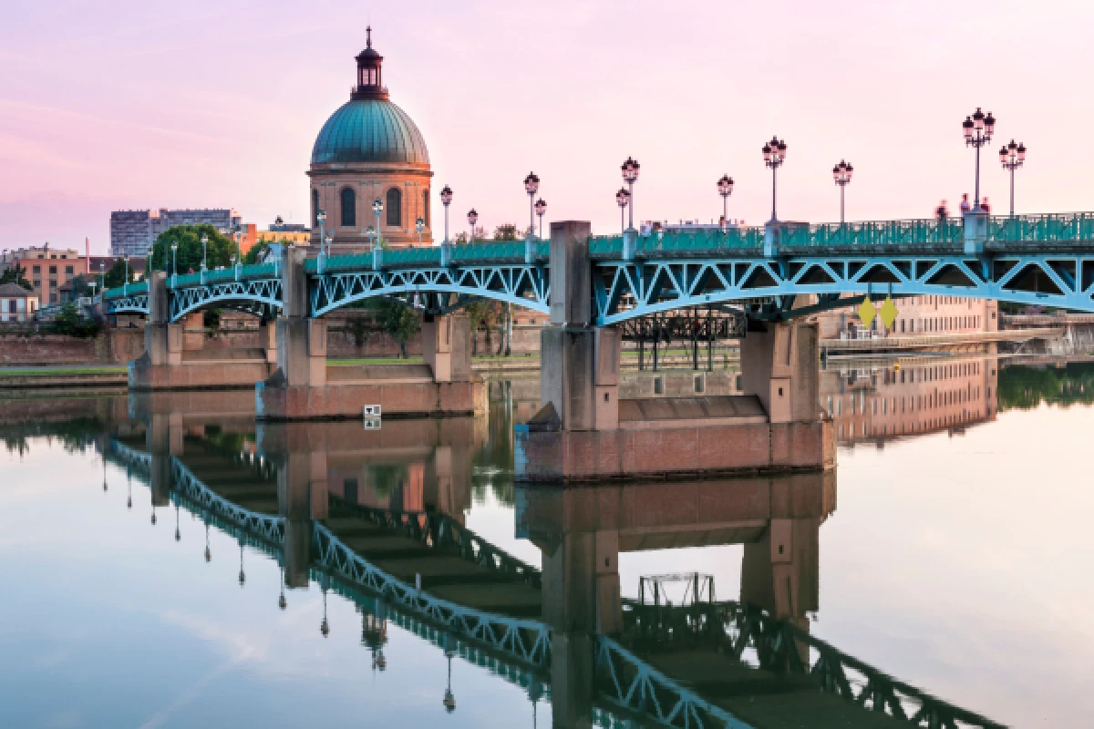 Unusual treasure hunt on Christmas markets Toulouse - Bonjour Fun